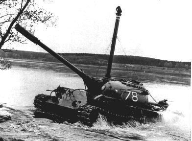 T54 fitted with tube-type schnorkel and periscope.